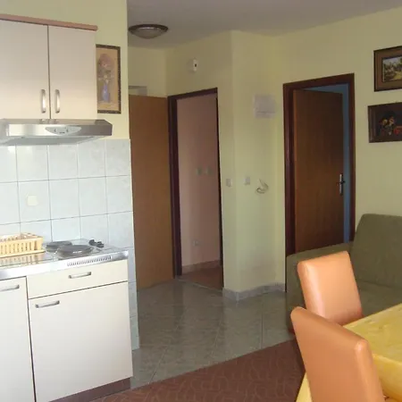 Daniel Custic Apartment
